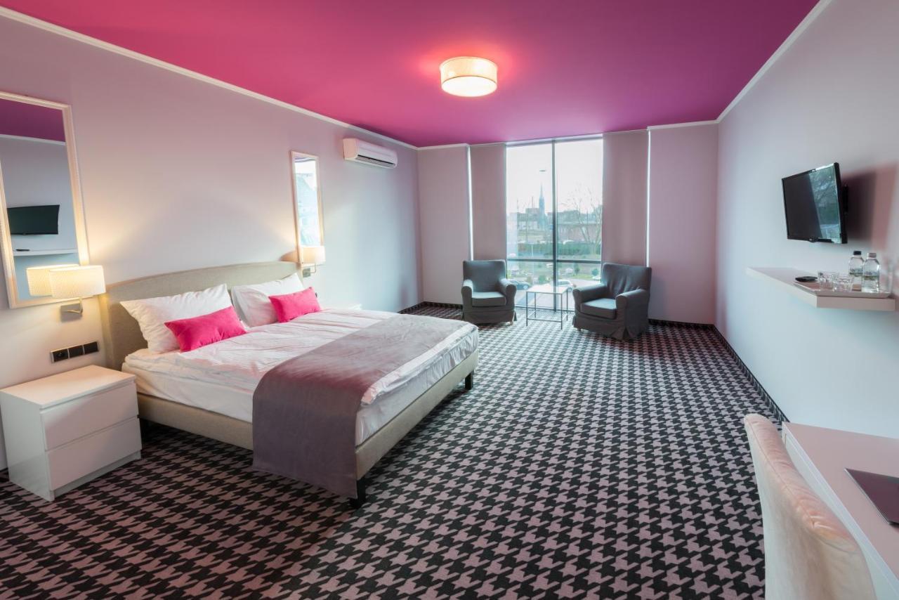 Hotel Sekowski Legnica Buitenkant foto